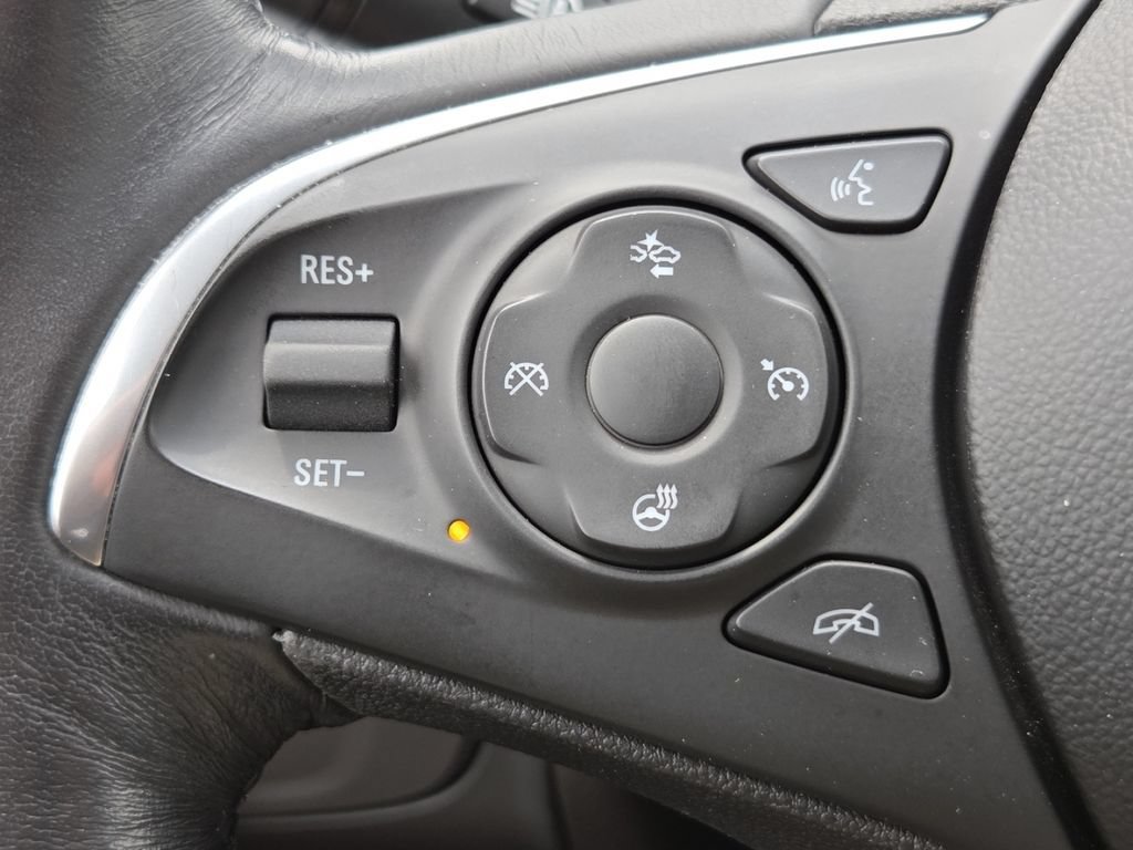 Used 2020 Buick Enclave Premium w/ Sun and Sites Package FWD image 14