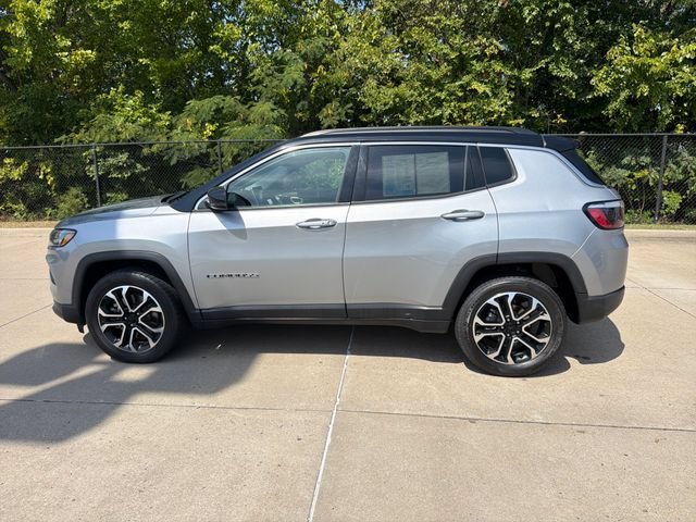 Used 2024 Jeep Compass Limited AWD/4WD image 2
