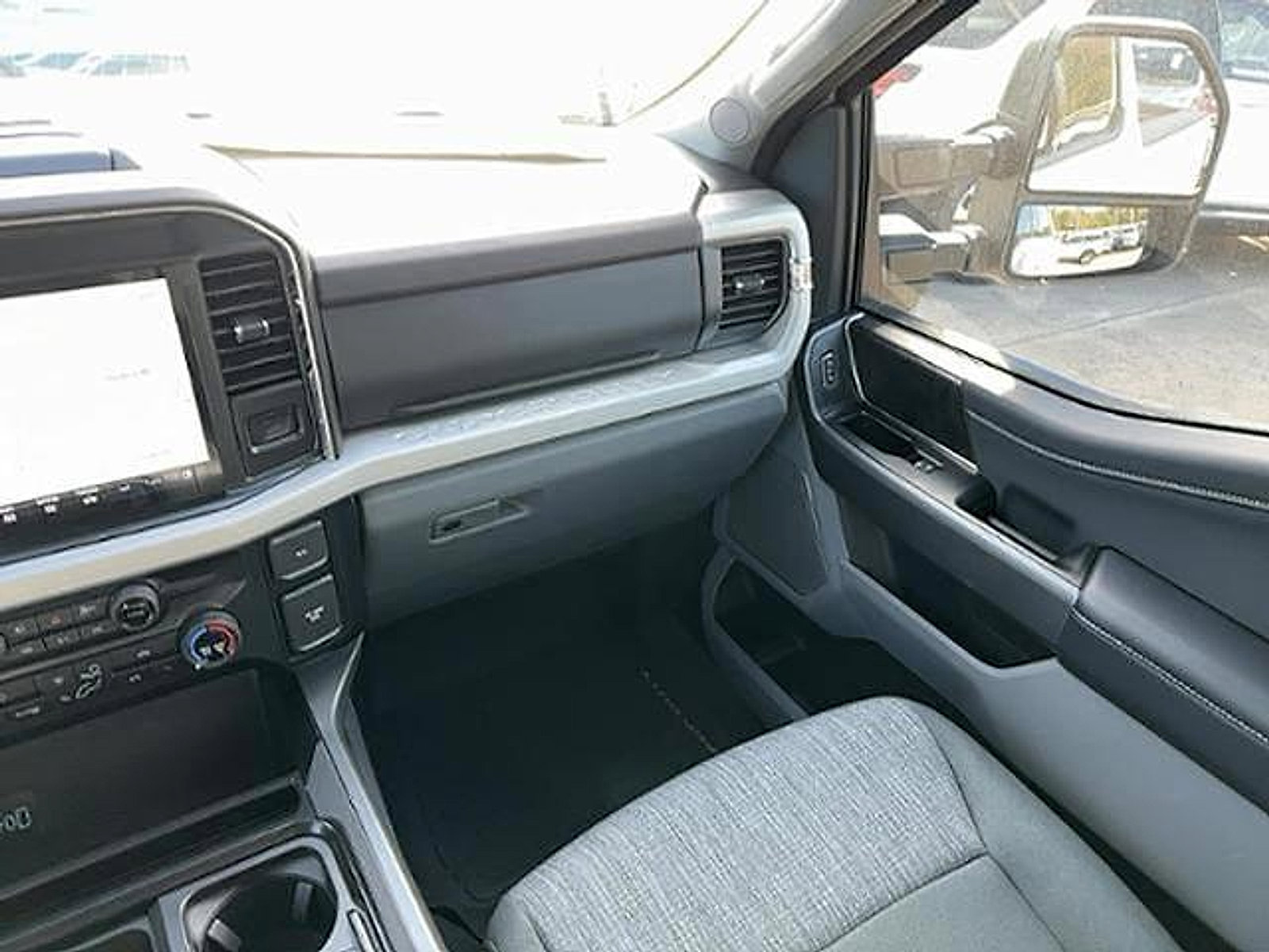 New 2026 Ford F250 XLT w/ XLT Premium Package AWD/4WD image 16