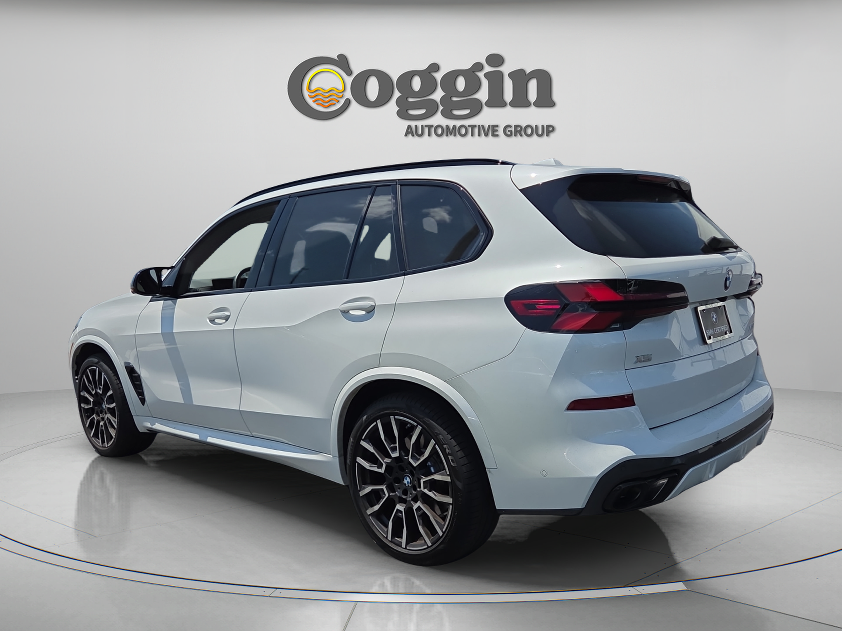 Certified 2025 BMW X5 M60i w/ Executive Package AWD/4WD image 3
