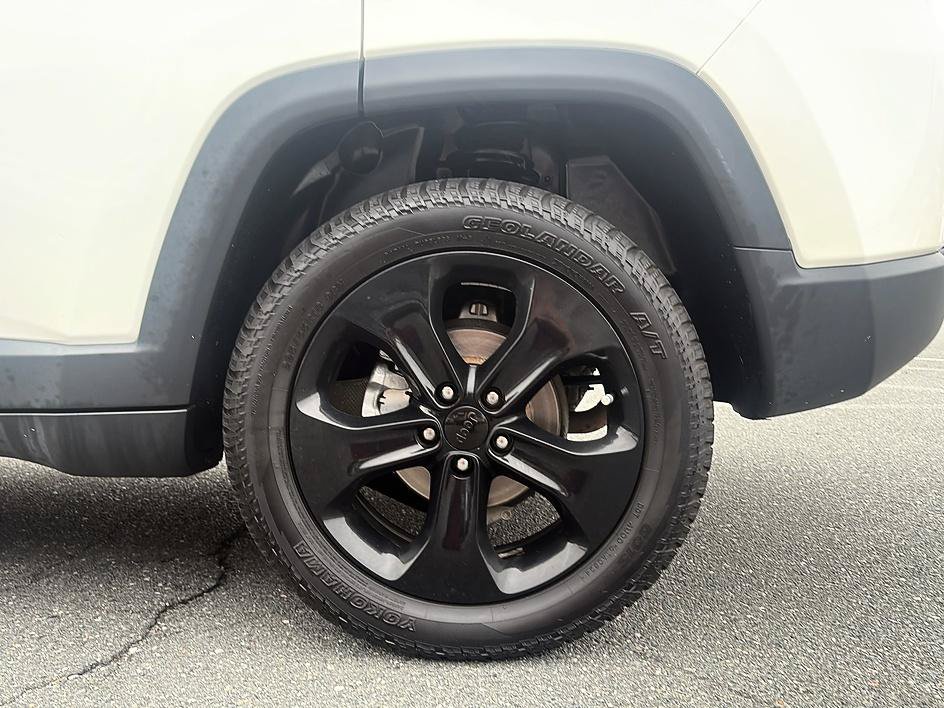 Used 2021 Jeep Compass Latitude w/ Sun and Sound Group AWD/4WD image 10