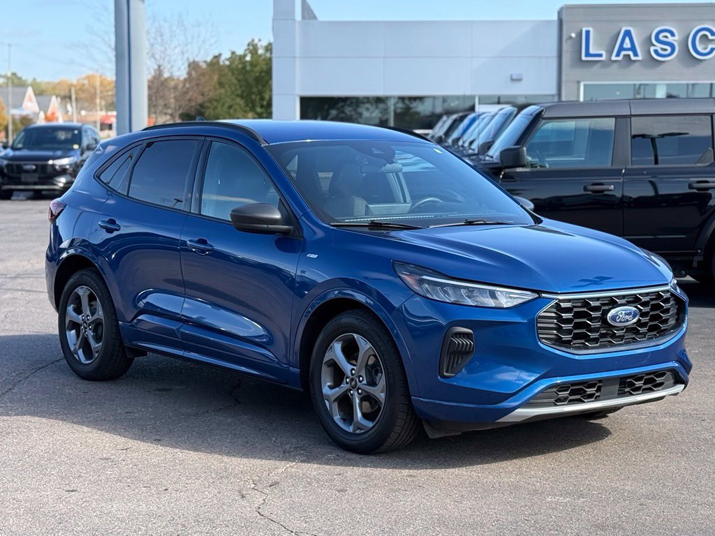 Used 2023 Ford Escape ST-Line w/ Tech Pack #1 FWD image 28