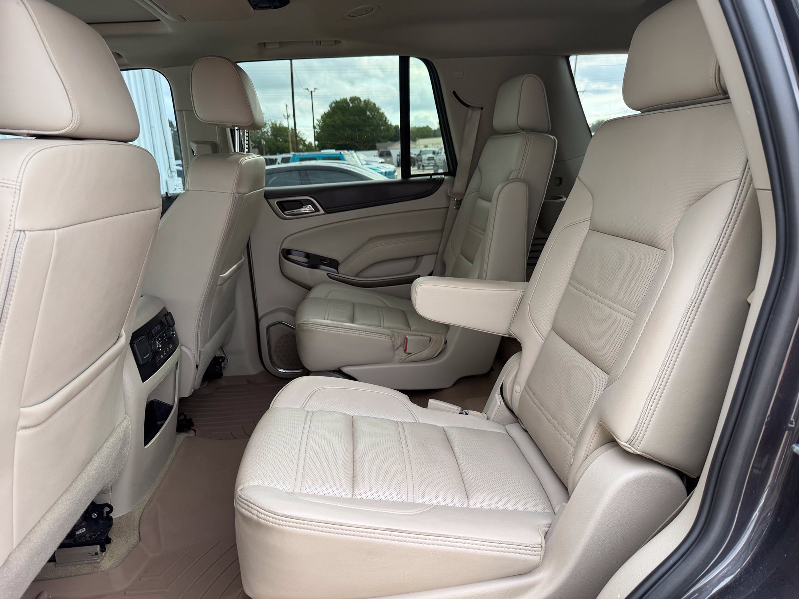 Used 2018 GMC Yukon Denali w/ Open Road Package RWD image 31