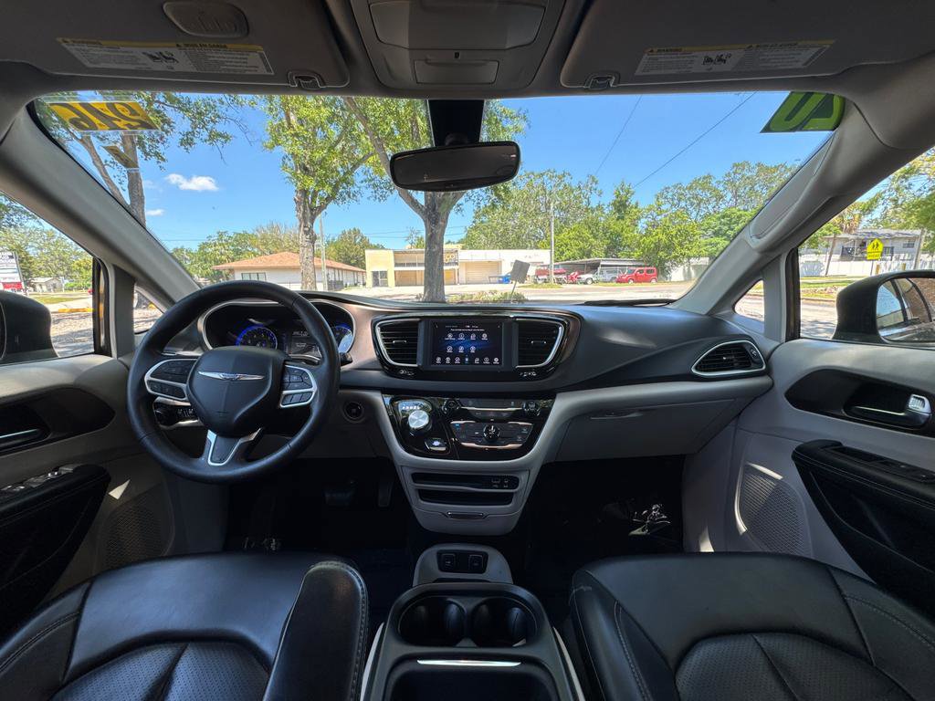 Used 2020 Chrysler Voyager Lxi FWD image 33