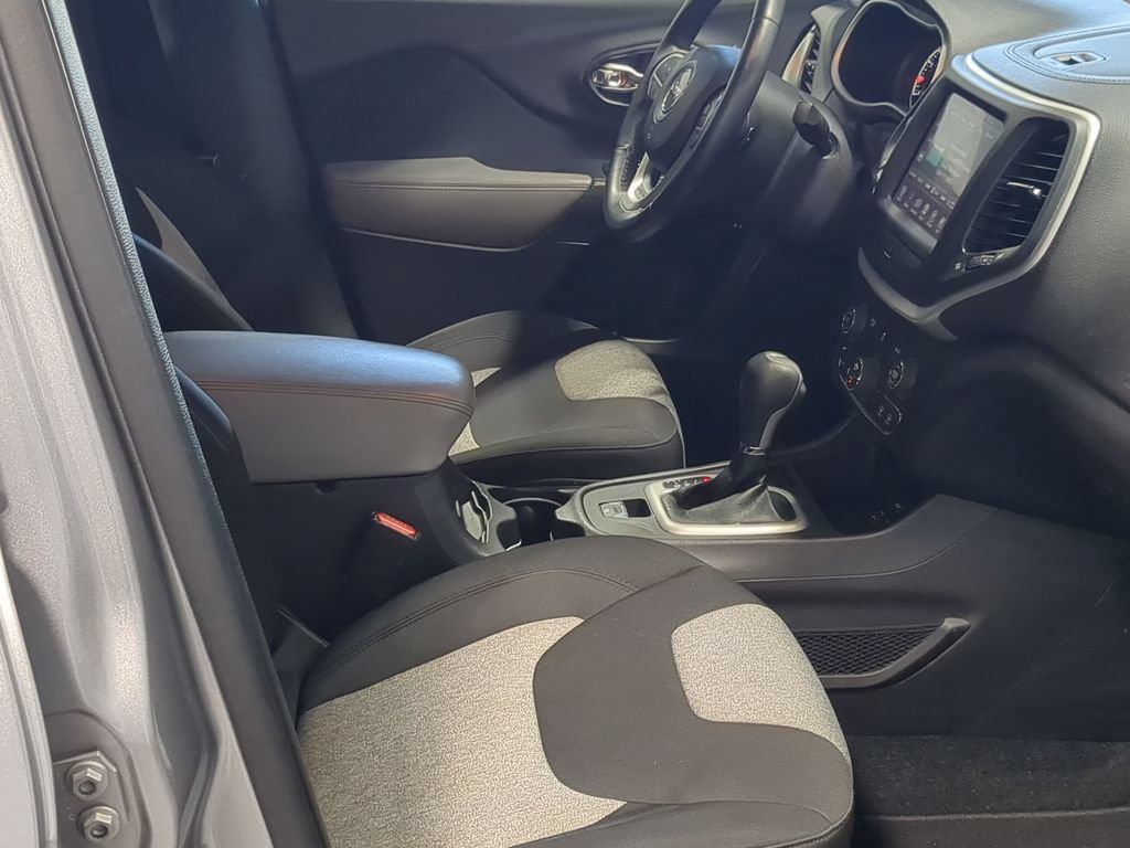Used 2014 Jeep Cherokee Latitude w/ Comfort/Convenience Group FWD image 27