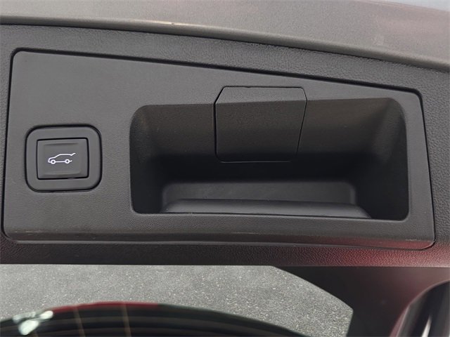 Certified 2025 Cadillac XT4 Premium Luxury image 31