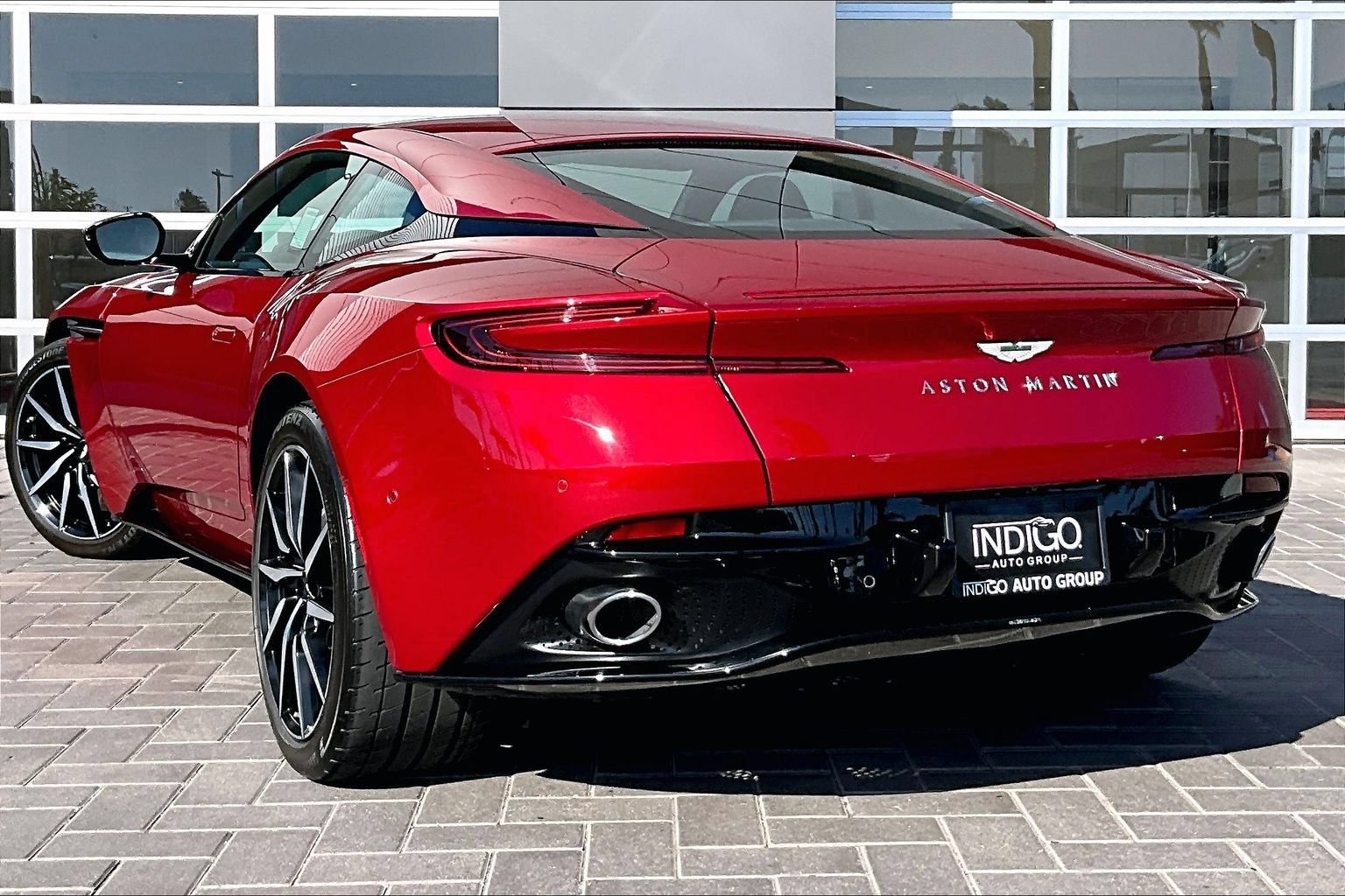 Used 2023 Aston Martin DB11 Coupe RWD image 10