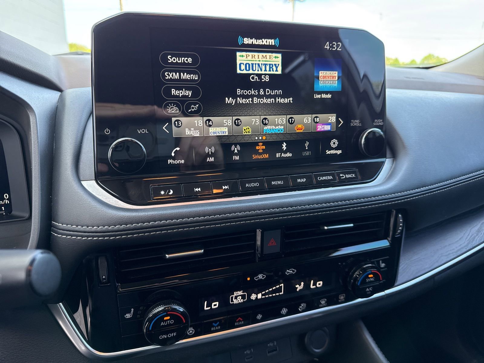 Used 2021 Nissan Rogue Platinum image 24