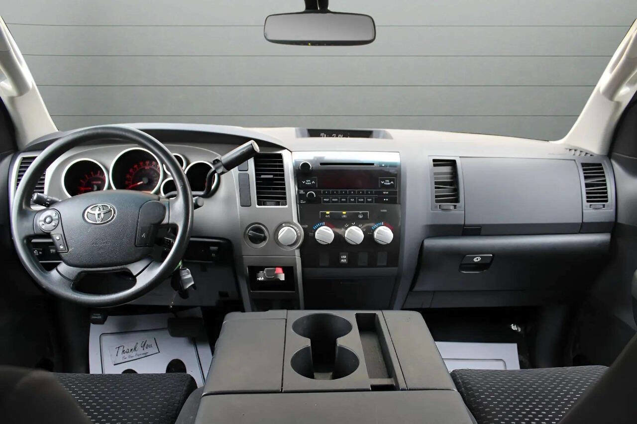 Used 2013 Toyota Tundra 4x4 CrewMax image 14