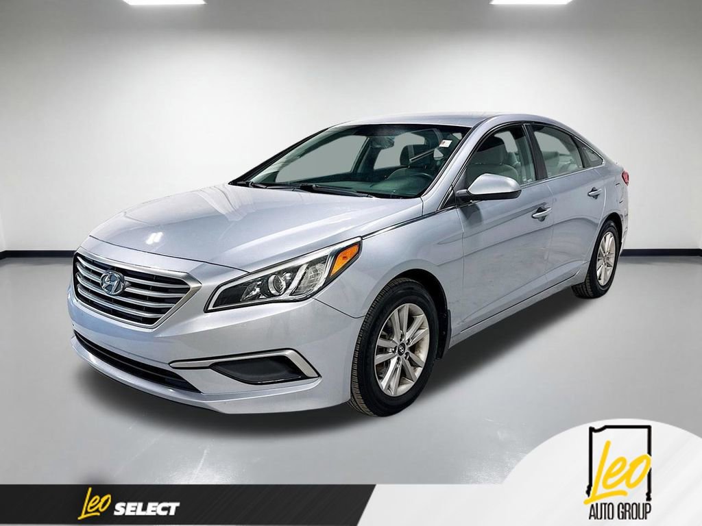 Used 2017 Hyundai Sonata SE w/ Cargo Package FWD image 1