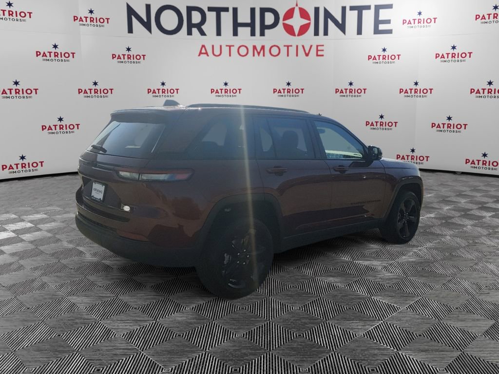 New 2025 Jeep Grand Cherokee Altitude image 7