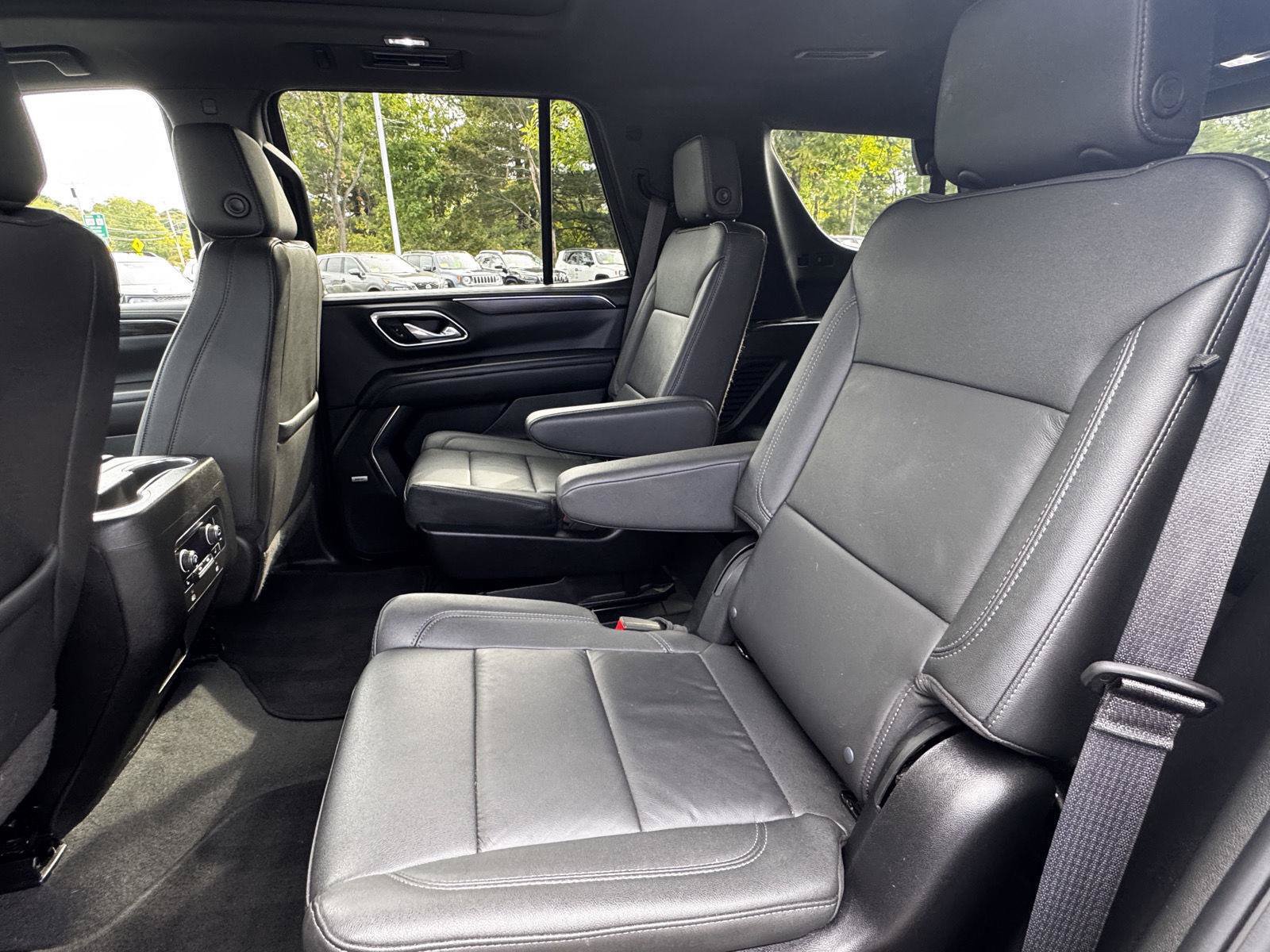 Used 2024 Chevrolet Tahoe LT w/ LT Signature Package AWD/4WD image 16