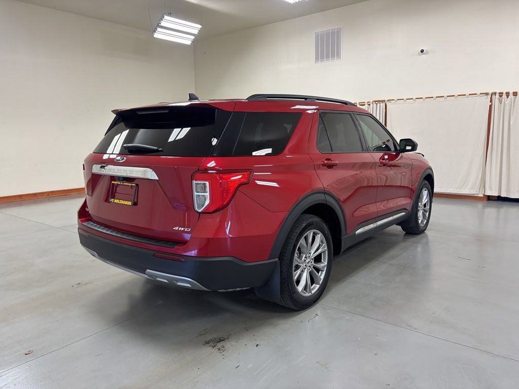 Used 2022 Ford Explorer XLT w/ Equipment Group 202A AWD/4WD image 8