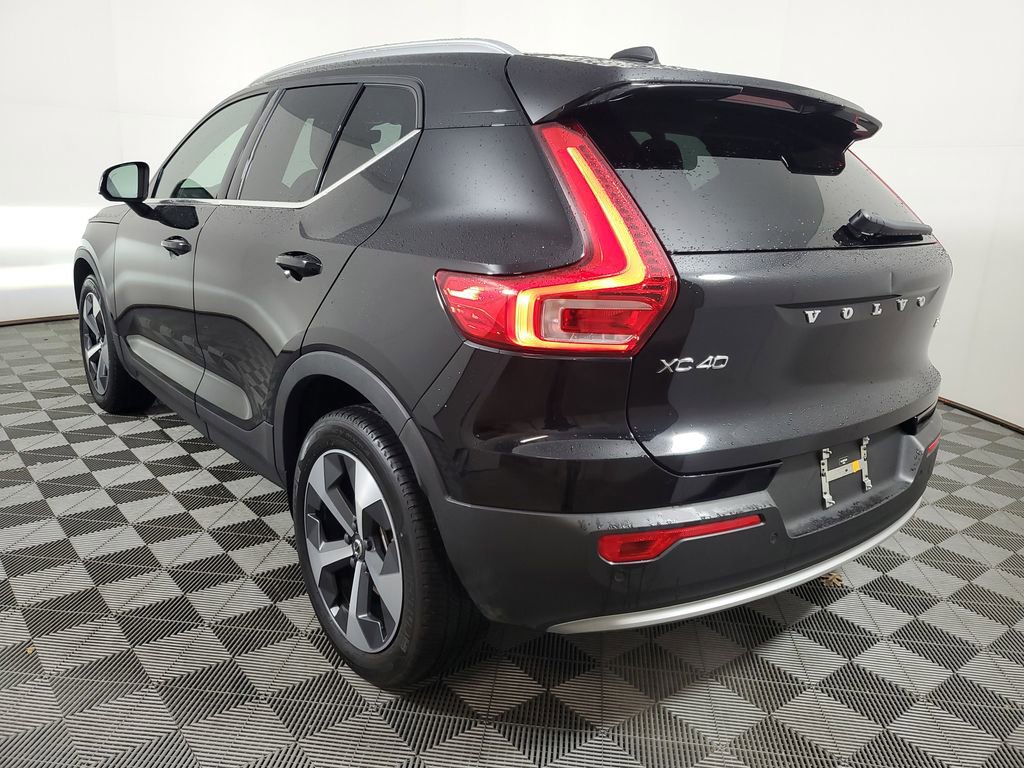 Certified 2023 Volvo XC40 B5 Plus w/ Protection Package Premier image 6
