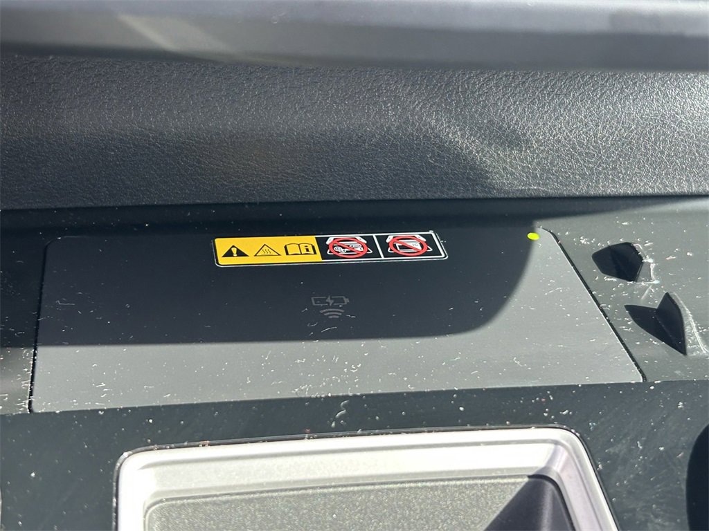 Used 2025 Toyota Sienna XSE image 26