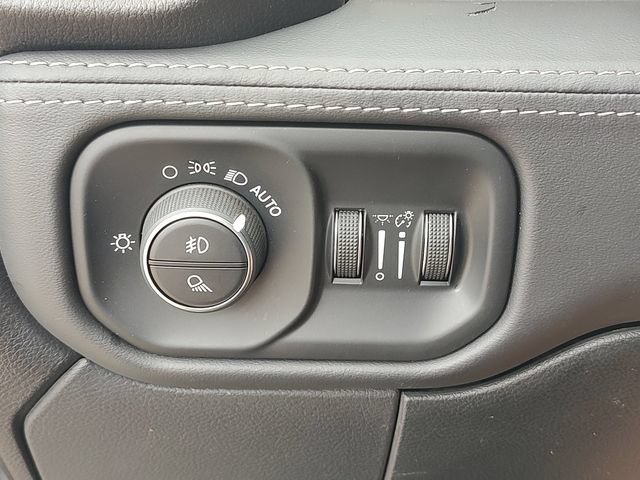 Used 2021 RAM 2500 Limited AWD/4WD image 25