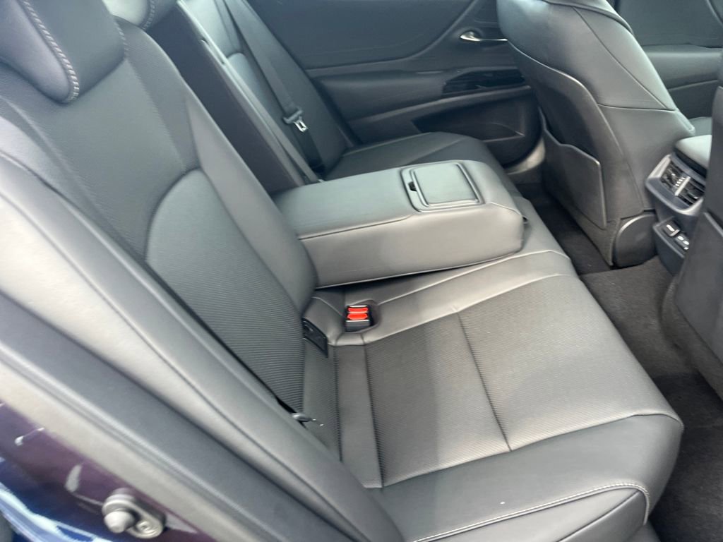 New 2025 Lexus ES 300h w/ Premium Package image 8