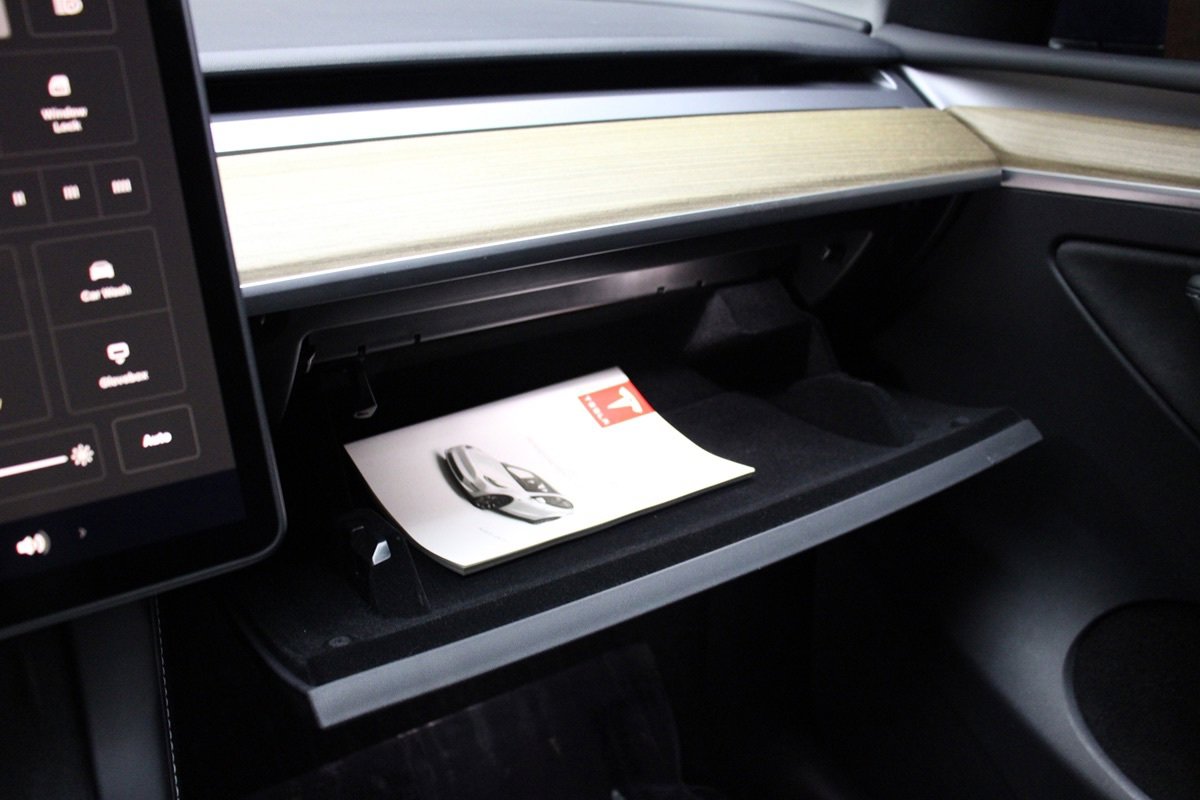 Used 2024 Tesla Model Y Performance image 31