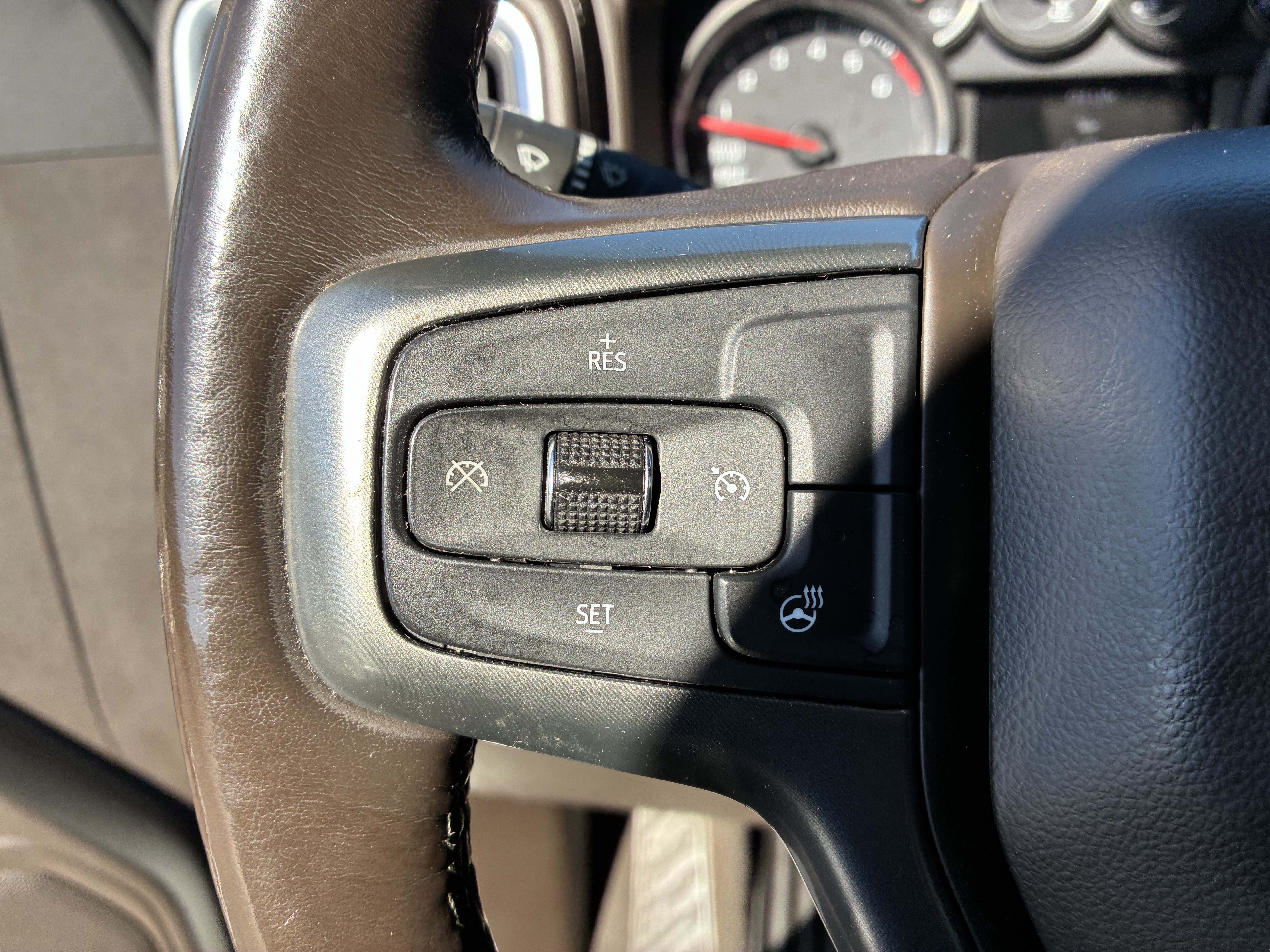 Used 2022 Chevrolet Silverado 1500 LT AWD/4WD image 30