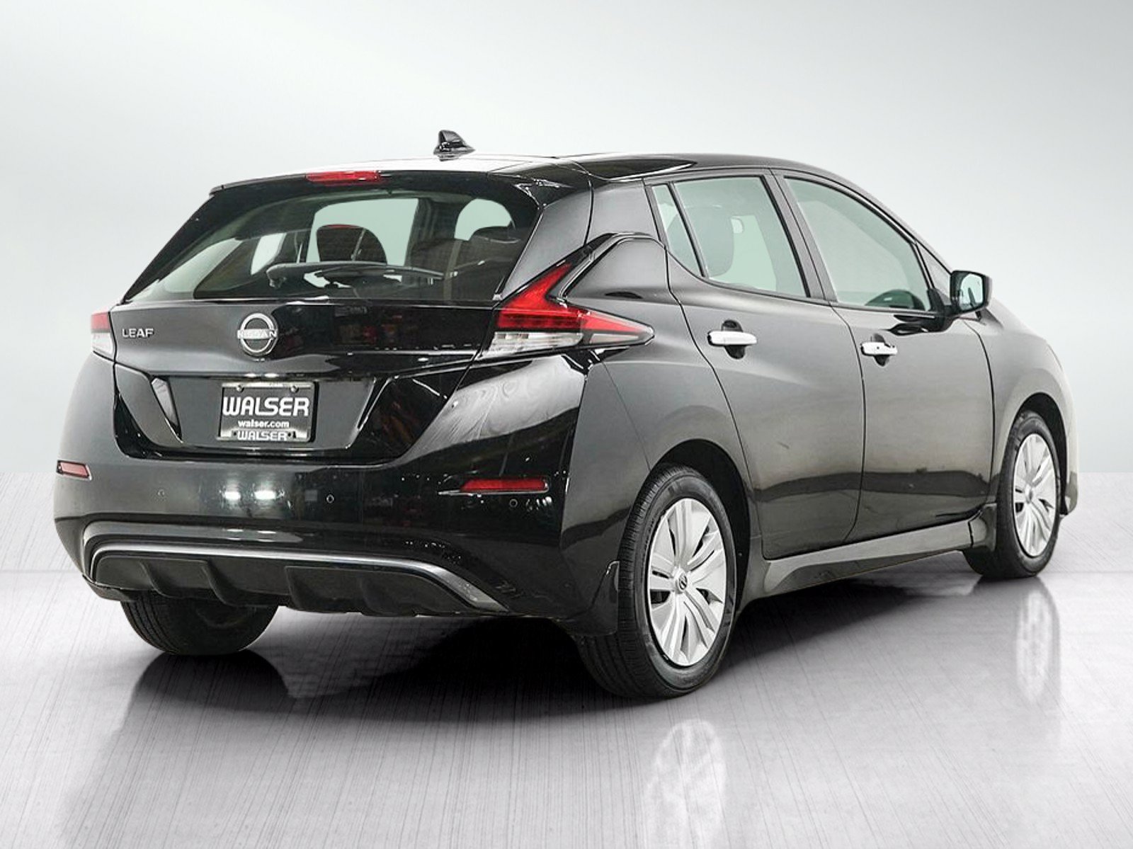 Used 2025 Nissan Leaf S FWD image 5