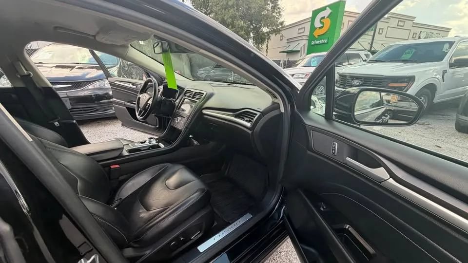 Used 2017 Ford Fusion Energi Titanium FWD image 3