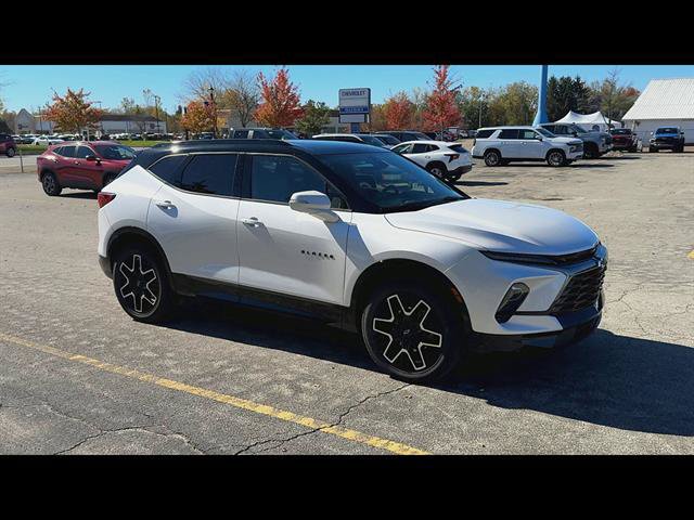 Used 2024 Chevrolet Blazer RS w/ Driver Confidence II Package FWD image 2