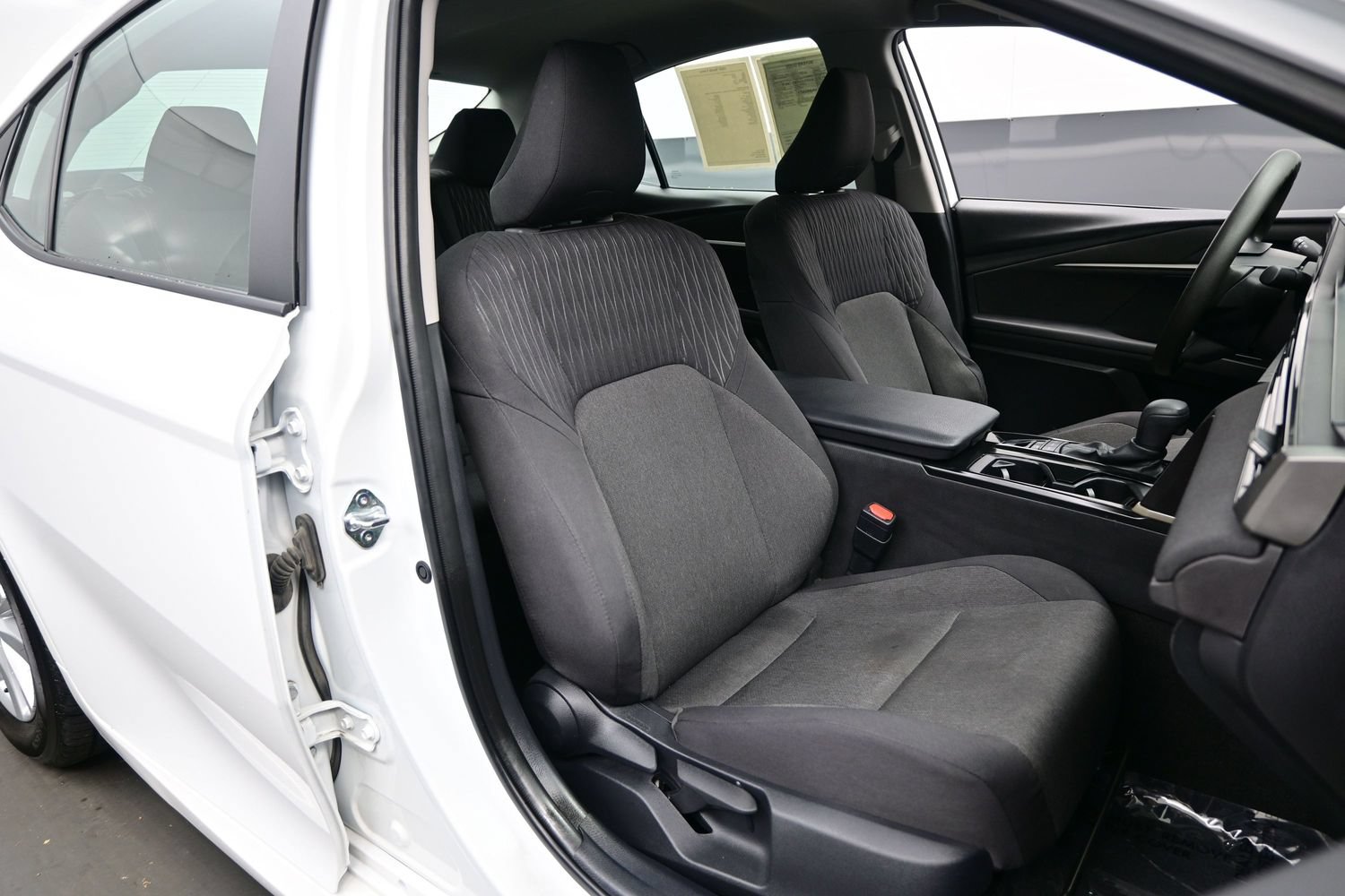 Used 2025 Toyota Camry LE FWD image 13
