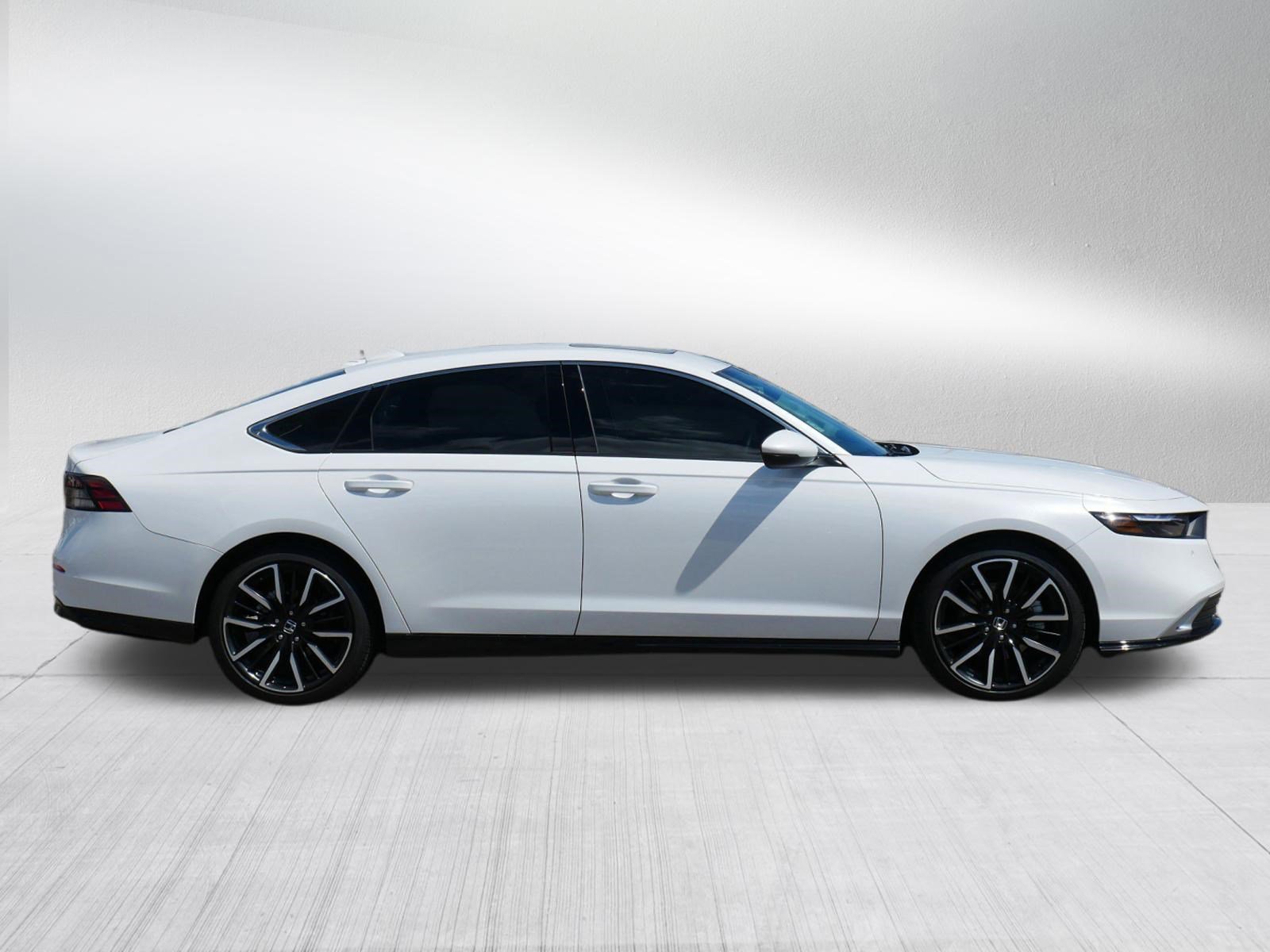 Used 2025 Honda Accord Touring image 8