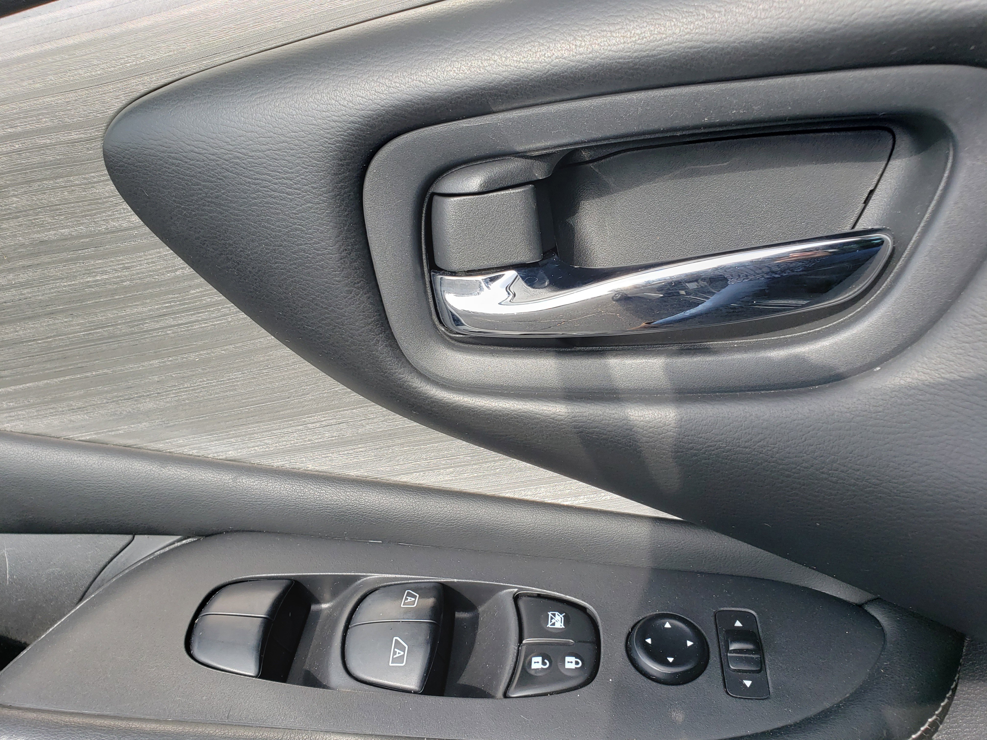 Used 2016 Nissan Murano SV image 12