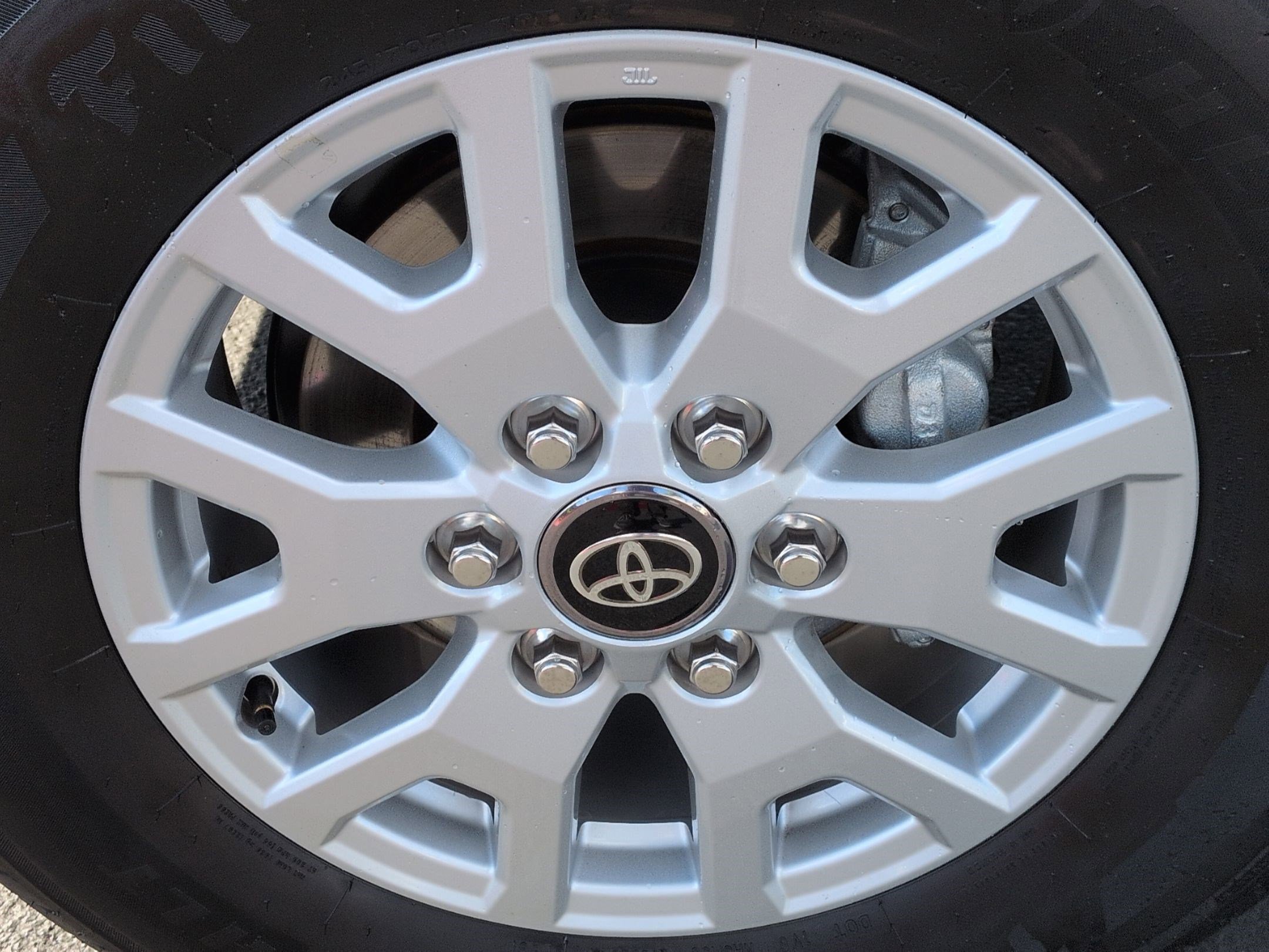 Used 2025 Toyota Tacoma SR5 RWD image 13