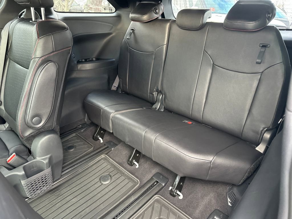 Used 2025 Toyota Sienna XSE w/ XSE Plus Package image 14