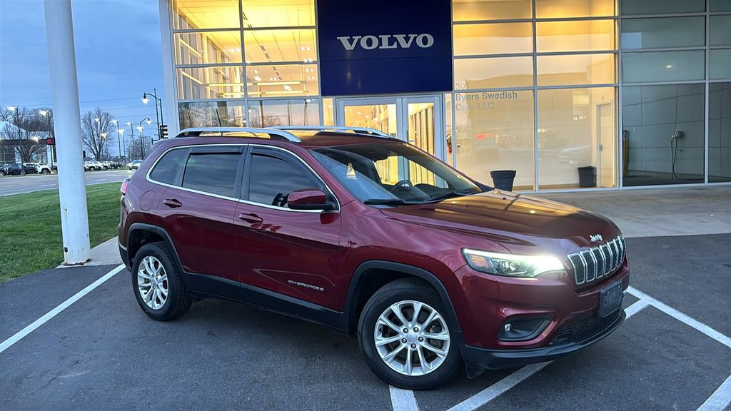 Used 2019 Jeep Cherokee Latitude w/ Cold Weather Group image 2