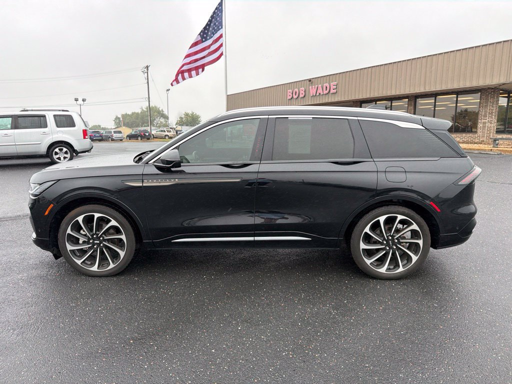 Certified 2024 Lincoln Nautilus Black Label AWD/4WD image 2