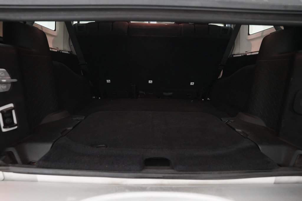 Used 2015 Jeep Wrangler Unlimited Sahara w/ Connectivity Group image 10