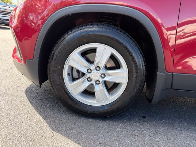 Used 2018 Chevrolet Trax LT w/ Driver Confidence Package FWD image 9