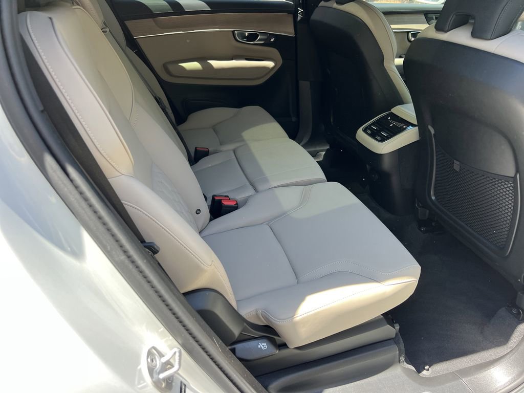 Used 2025 Volvo XC90 B6 Plus w/ Protection Package Premier AWD/4WD image 13