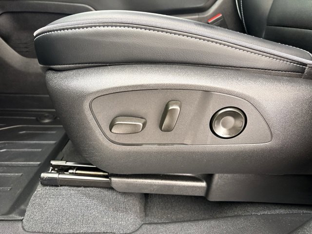 Used 2026 Chevrolet Silverado EV LT AWD/4WD image 15