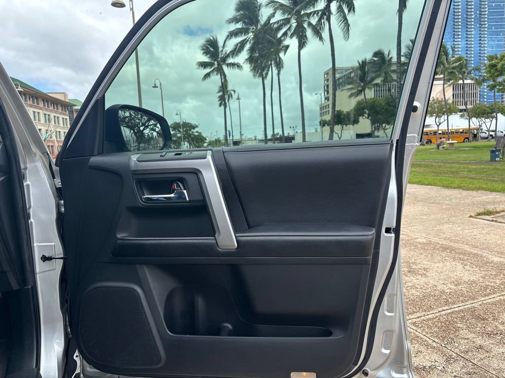 Used 2016 Toyota 4Runner SR5 RWD image 14