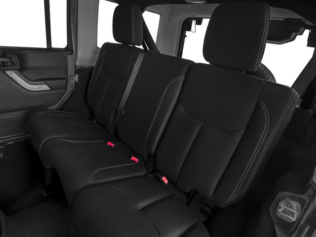 Used 2016 Jeep Wrangler Unlimited Sahara w/ Connectivity Group image 17