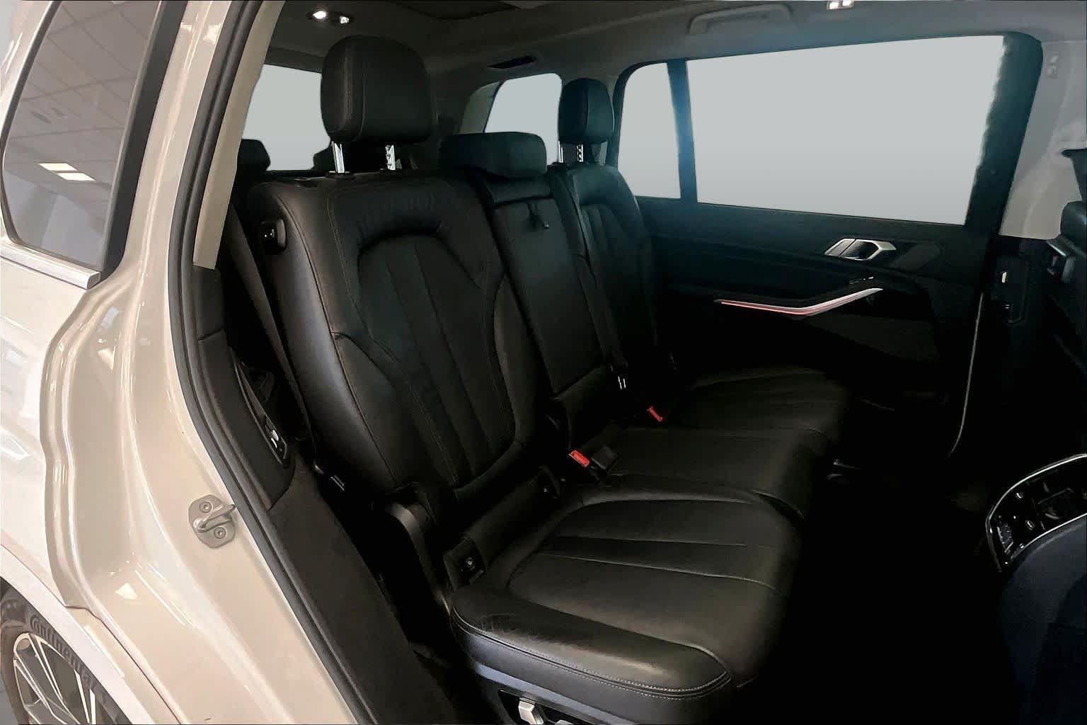 Used 2020 BMW X7 xDrive40i w/ Premium Package AWD/4WD image 19