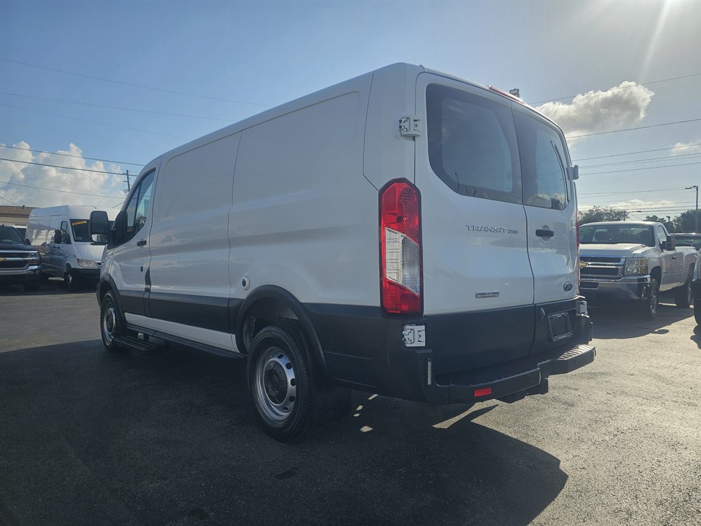 Used 2016 Ford Transit 250 130 Low Roof RWD image 6