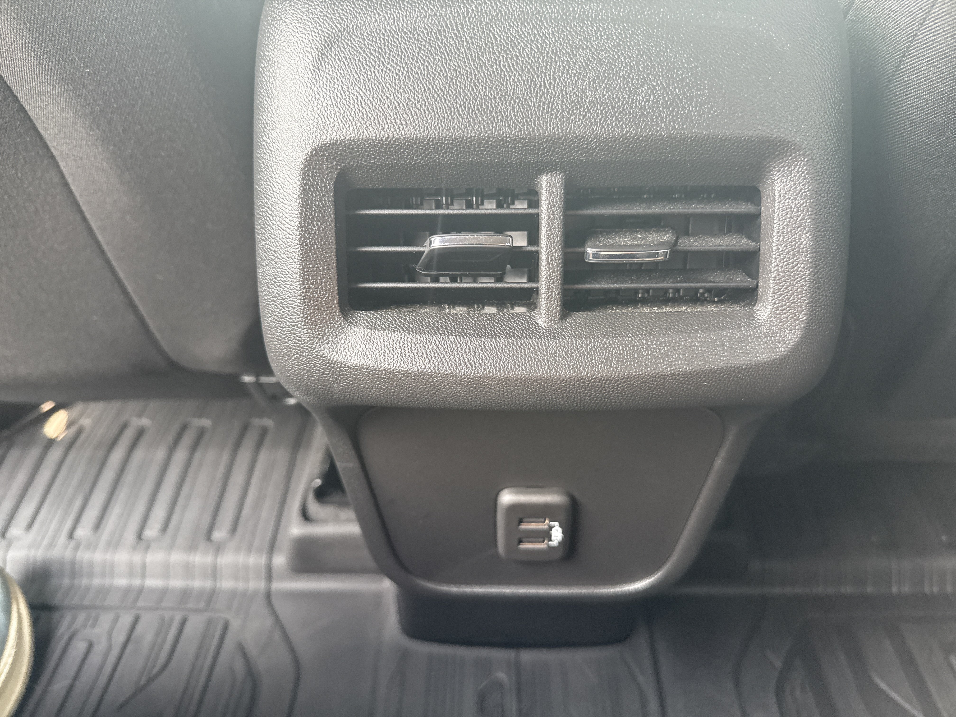 Used 2023 GMC Terrain SLE w/ Driver Convenience Package AWD/4WD image 14