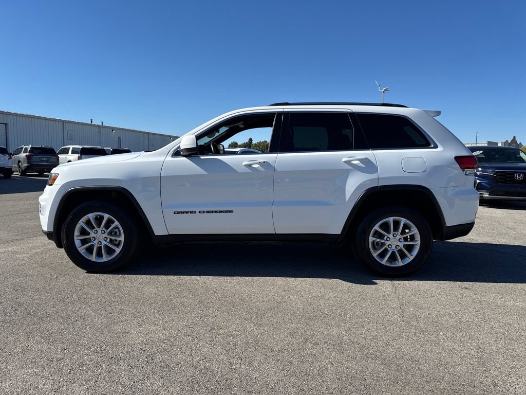 Used 2021 Jeep Grand Cherokee Laredo AWD/4WD image 2