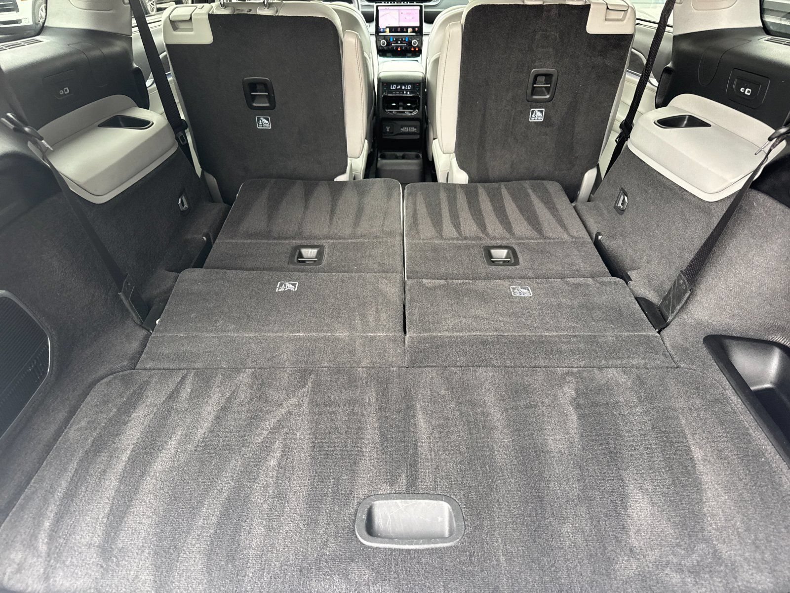 Used 2021 Jeep Grand Cherokee L Overland w/ Luxury Tech Group IV AWD/4WD image 17