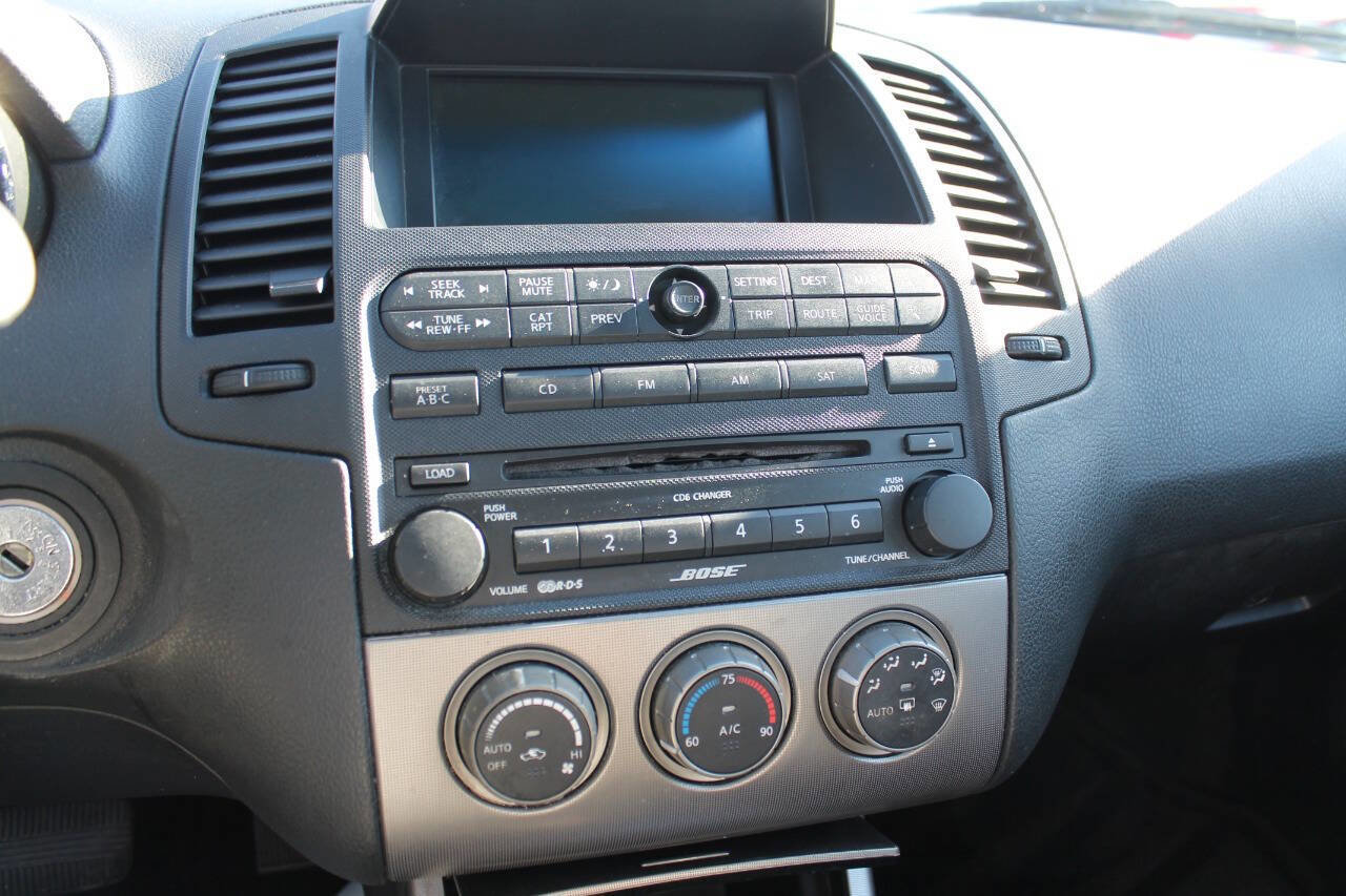 Used 2005 Nissan Altima 3.5 SE w/ (X02) Navigation Pkg FWD image 24