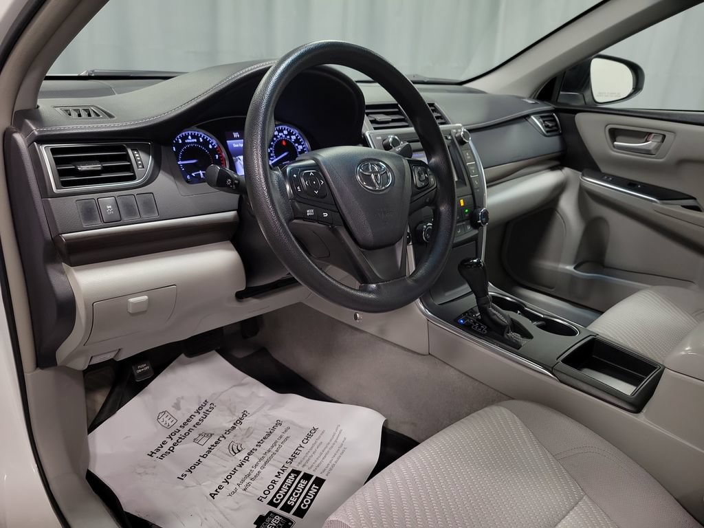 Used 2016 Toyota Camry LE FWD image 16