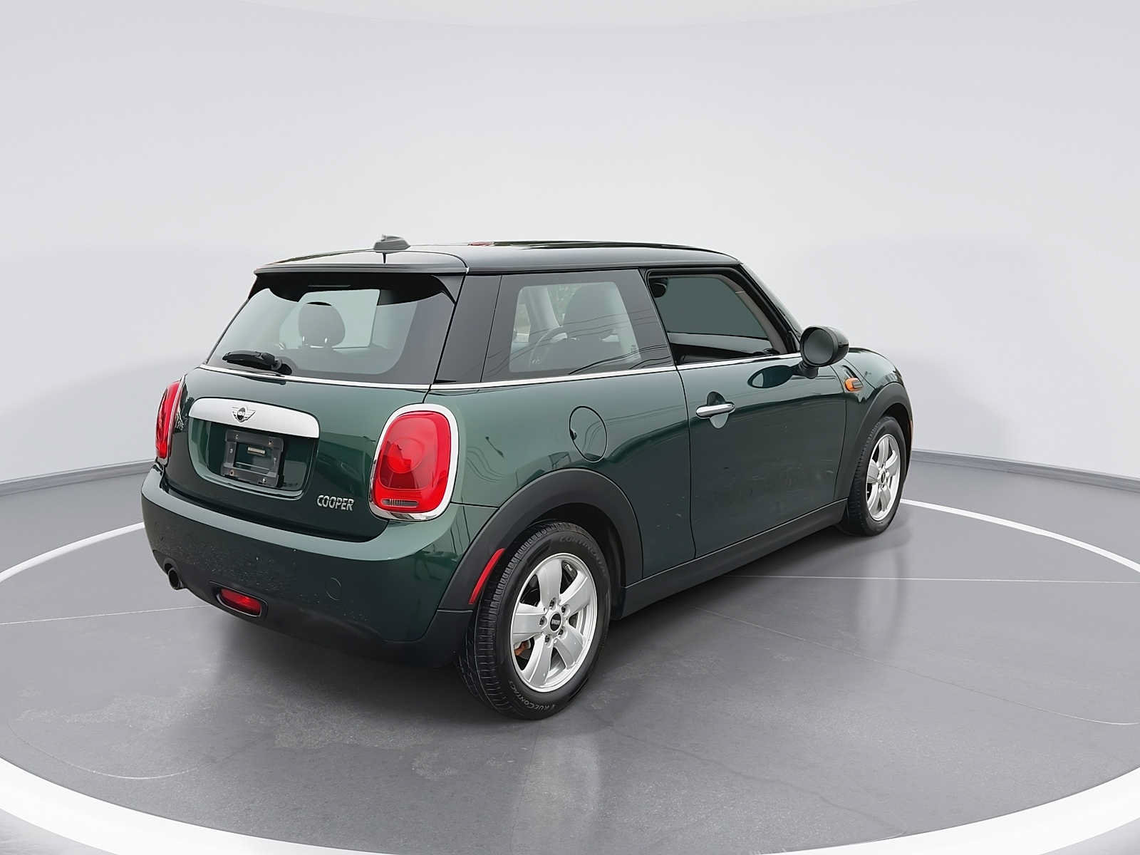 Used 2015 MINI Cooper 2-Door Hardtop FWD image 8