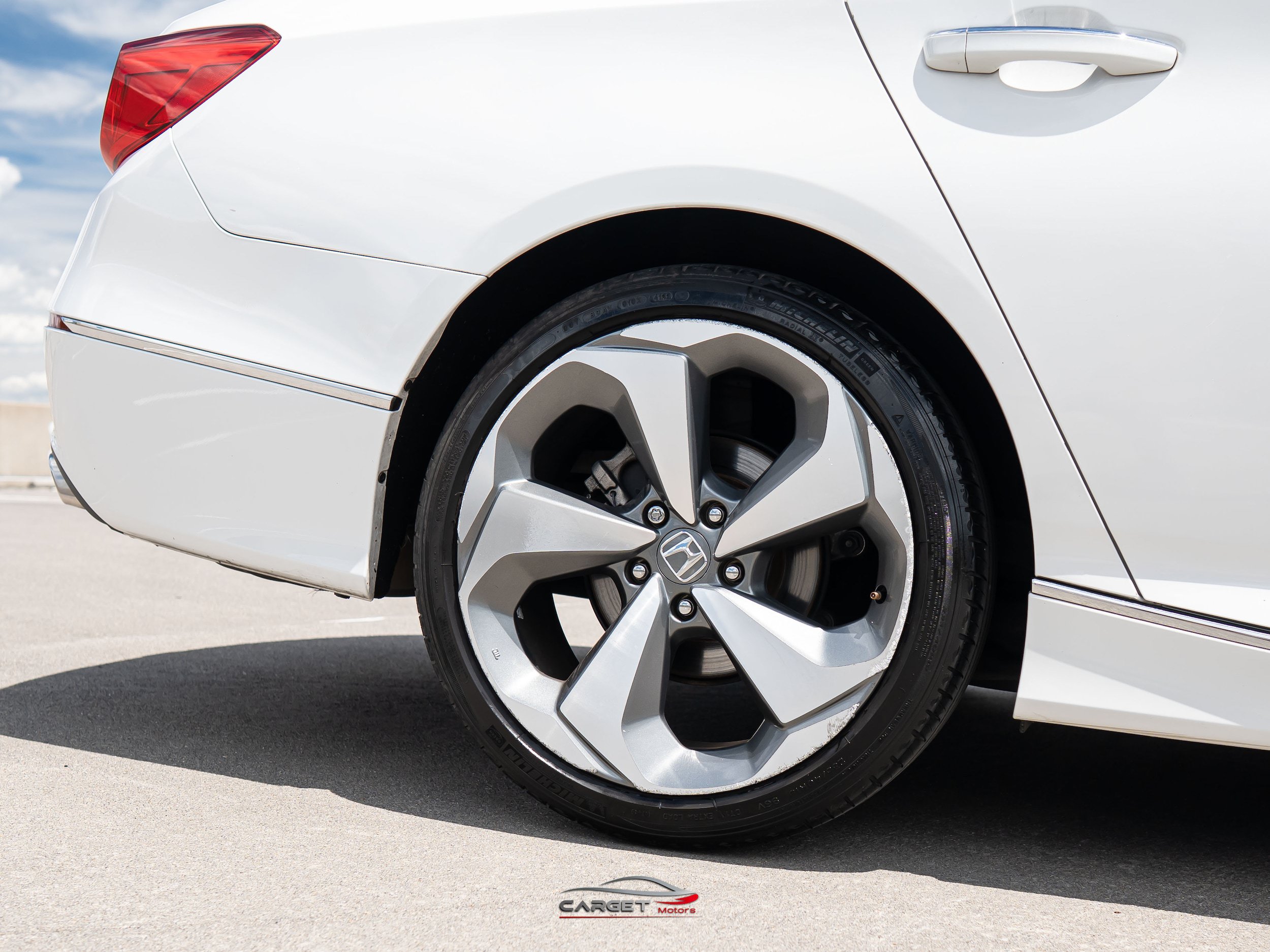 Used 2019 Honda Accord Touring image 9