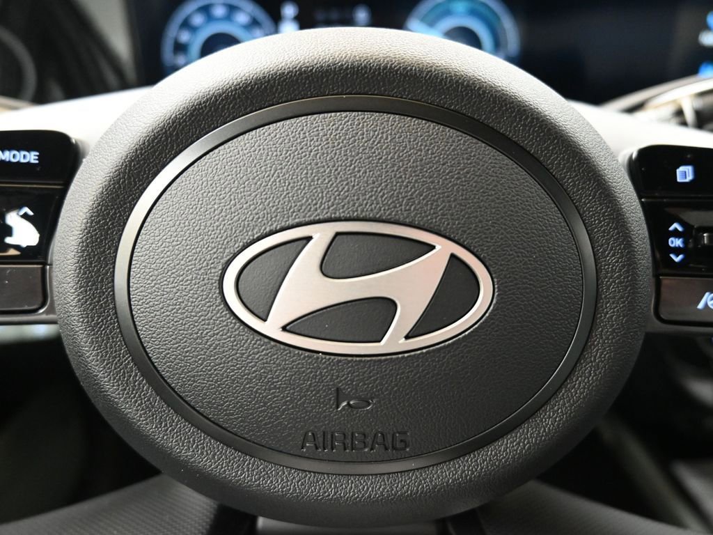 New 2026 Hyundai Elantra Limited image 28