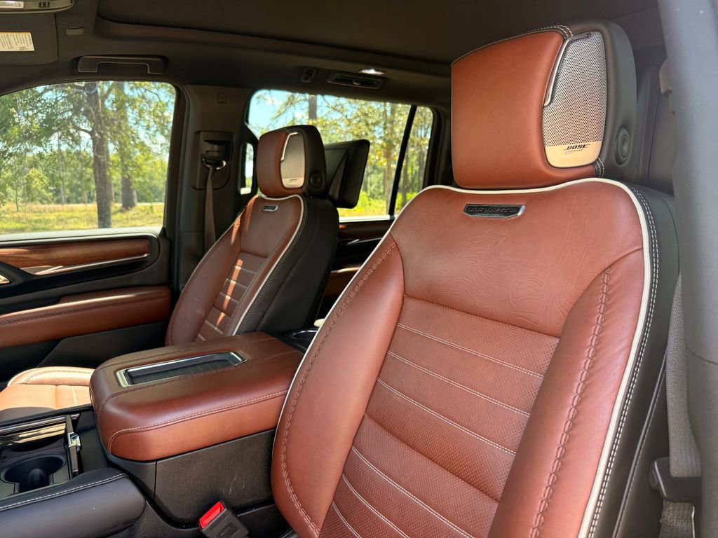 Used 2024 GMC Yukon XL Denali Ultimate AWD/4WD image 15